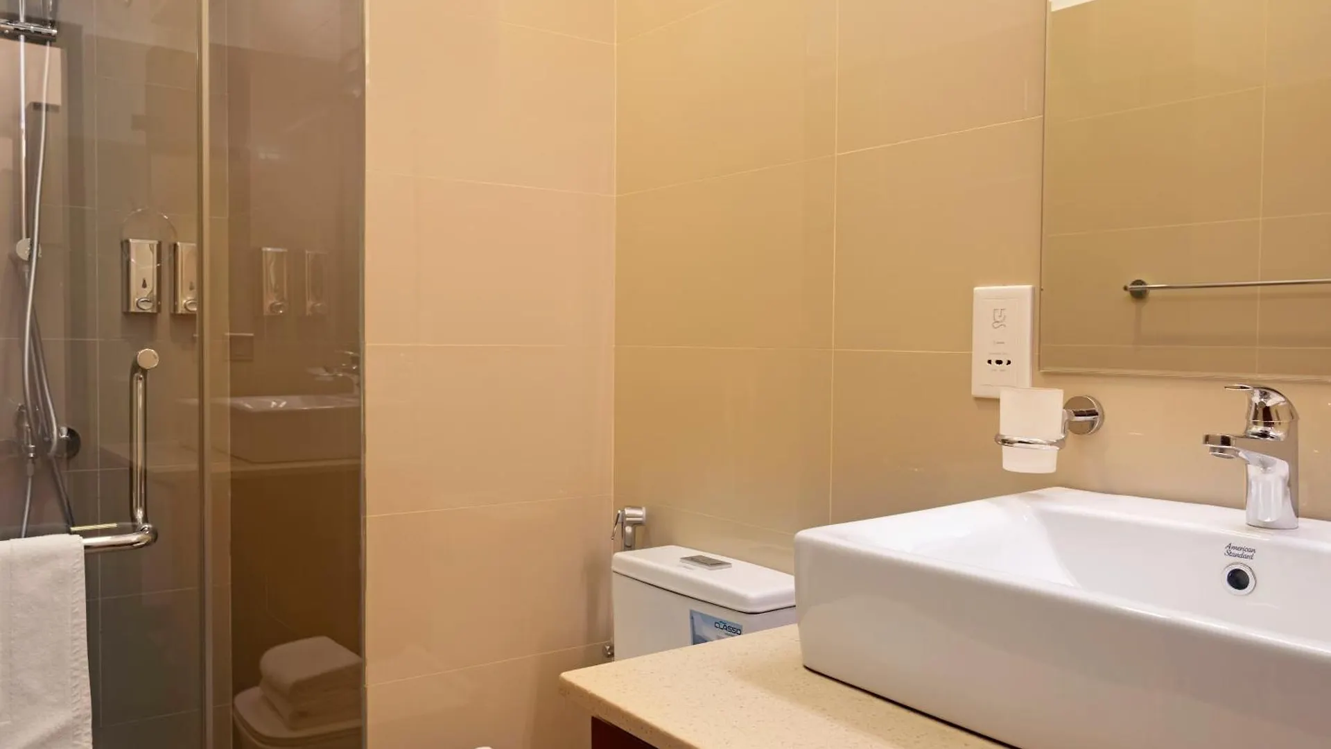 Hotel Corundum Breeze Negombo