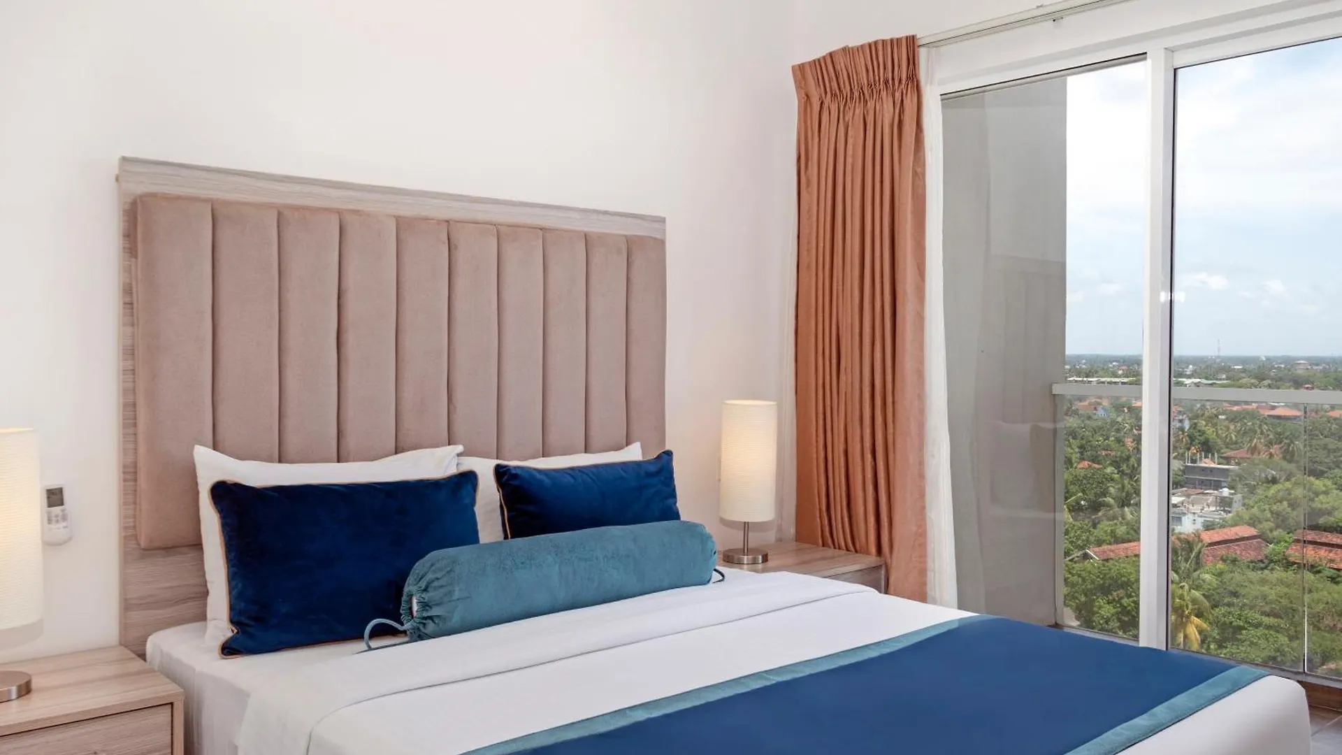 Hotel Corundum Breeze Negombo