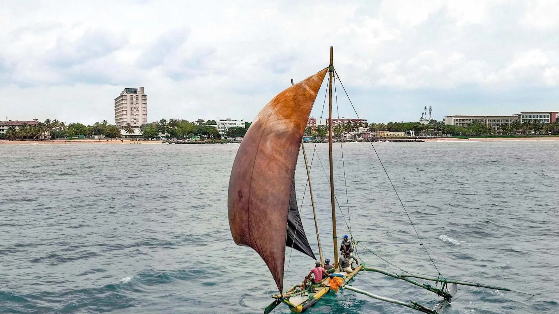 Corundum Breeze Negombo Hotel