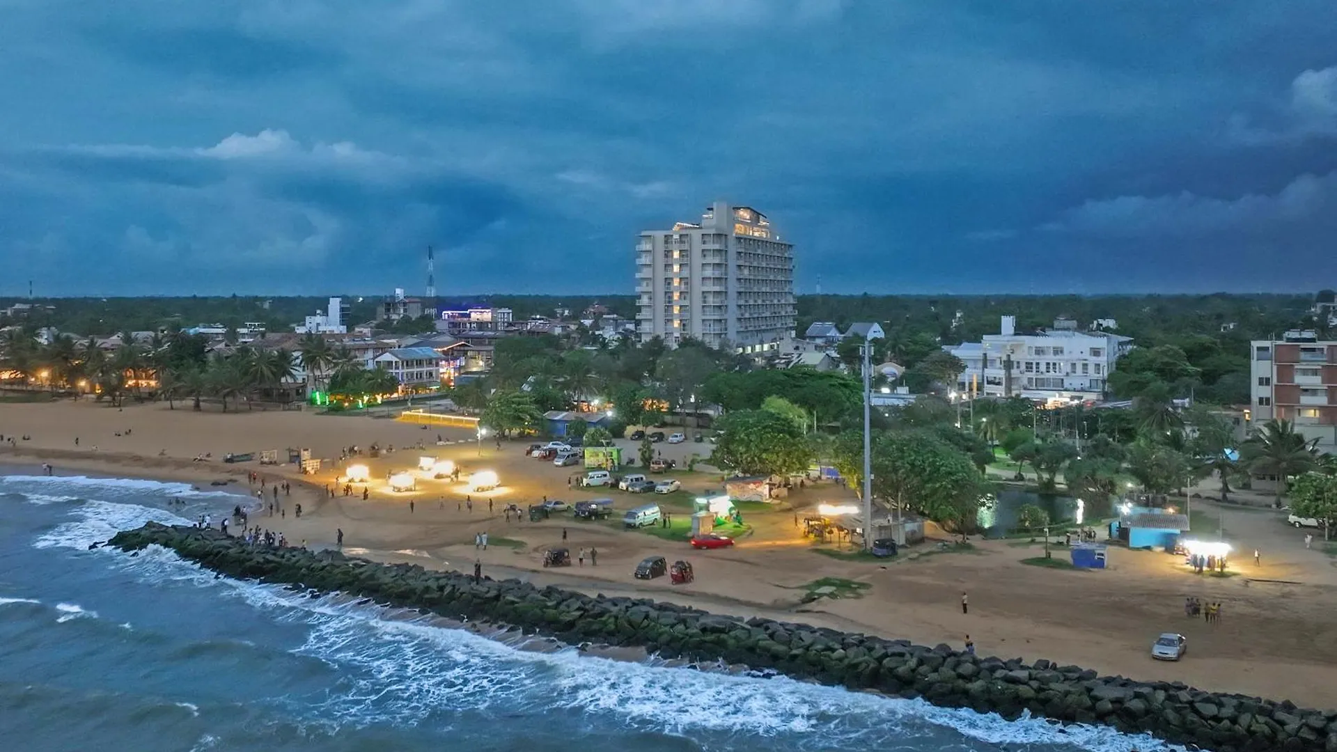 Hotel Corundum Breeze Negombo